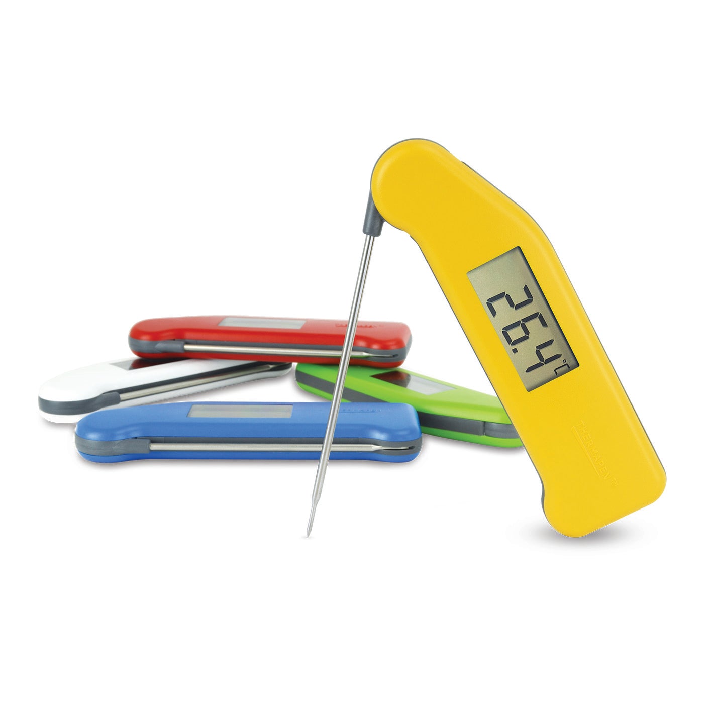Thermapen Classic, gelb, halb aufgeklappt. Display zeigt 26,4 °C im Vordergrund. Verschieden farbige Thermapen Classics, zusammengeklappt im Hintergrund